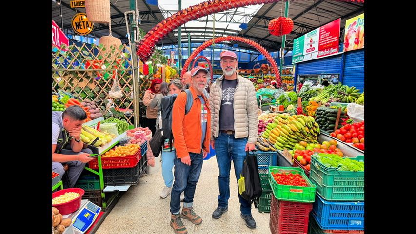 Sabores de Colombia: Brunch Tour en Paloquemao foto 1