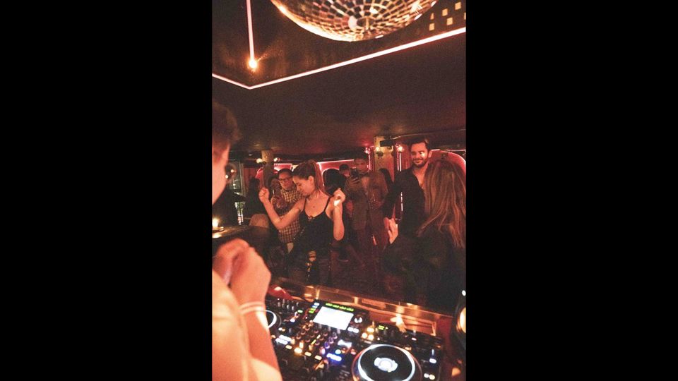 Bares na Zona Rosa: Pub Crawl com Degustação e Vida Noturna foto 1